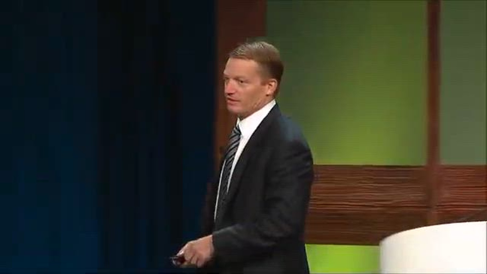 Kevin Mandia, CEO of FireEye, speaks at DoDIIS17 about cybersecurity