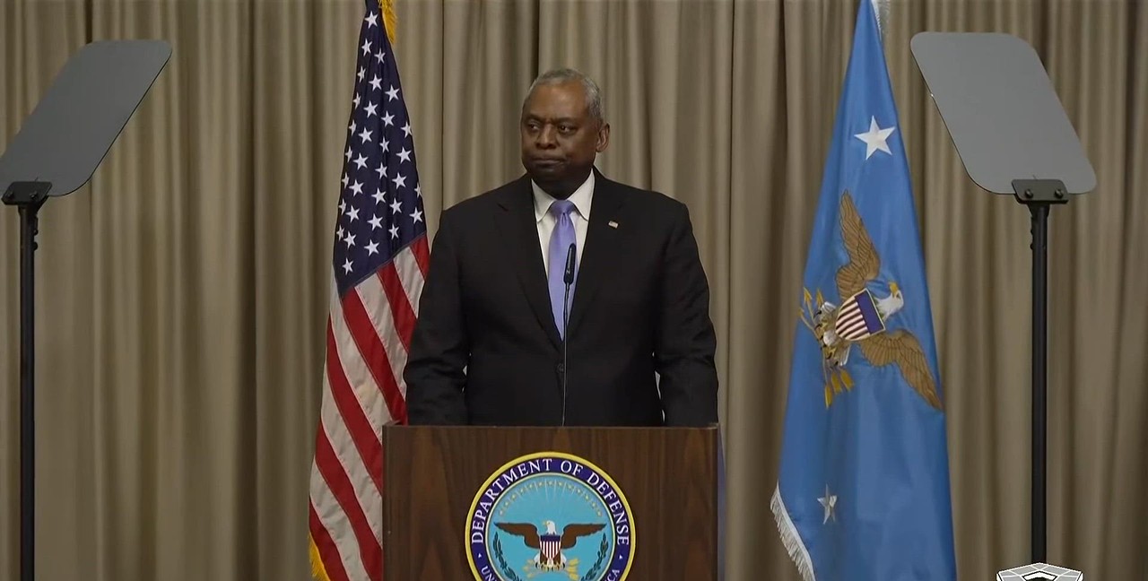 Austin Holds Briefing on Ukraine Defense