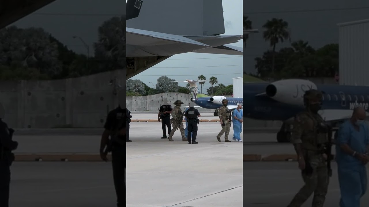 📺WATCH: 18 foreign nationals from Colombia and Haiti arrive at Miami International Airport